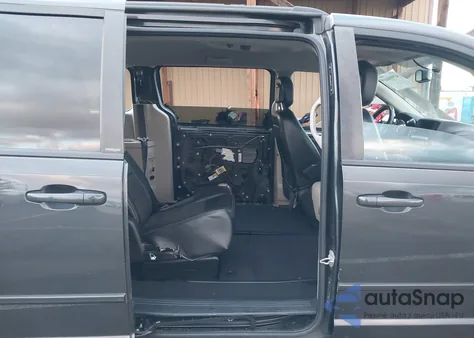 2012 Dodge Grand Caravan Sxt z USA, uszkodzony, nr VIN 2C4RDGCG6CR241102